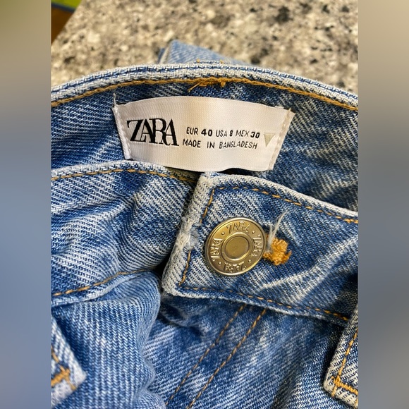 Zara Distressed Relaxed Jeans size 8 NWOT - Picture 9 of 12